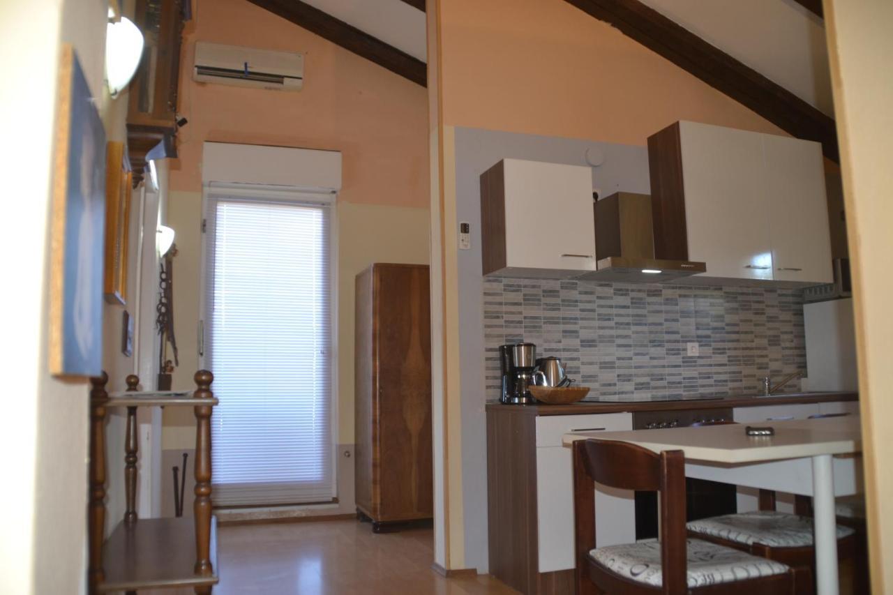 Villa Valkane Pet Friendly 150M From The Stunning Valkane Beach, City Indoor Pools-Fitness And City Mall Pula Exterior foto